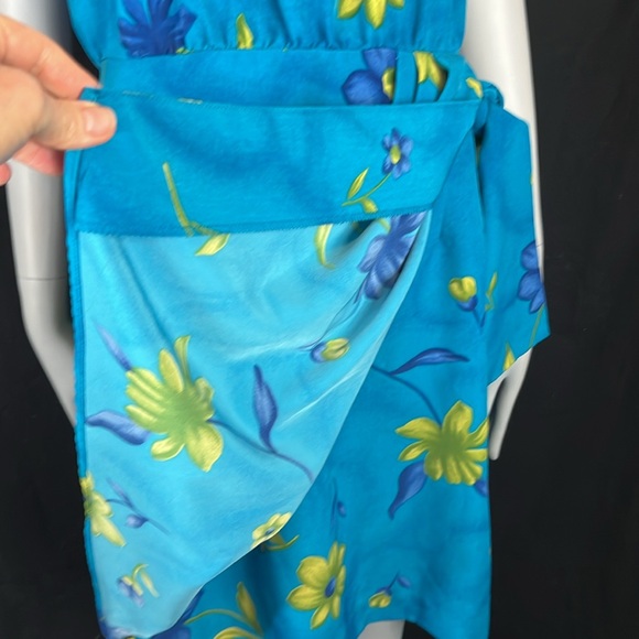 Fun Floral Sag Harbor Sundress - Picture 6 of 9